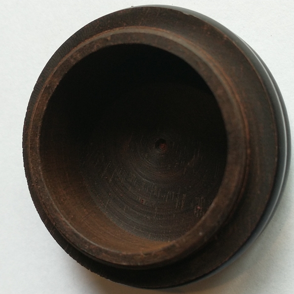 Hand carved wooden stash container - Picture 4 of 4